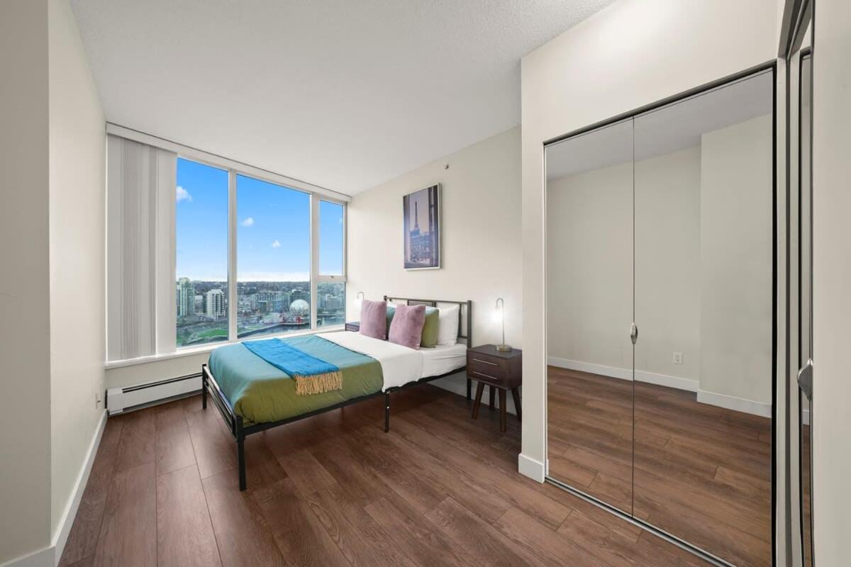 Dazzling Condo By Stadium Downtown With Free Parking Vancouver Exterior photo