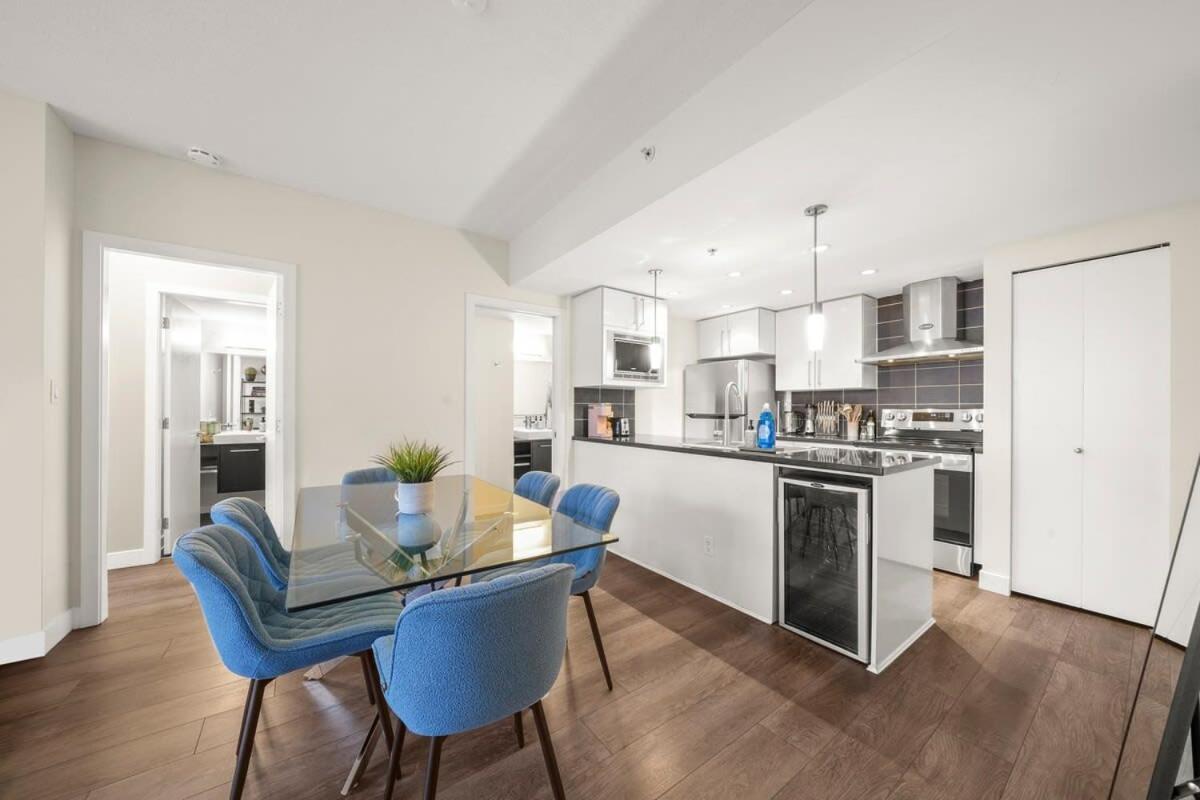 Dazzling Condo By Stadium Downtown With Free Parking Vancouver Exterior photo