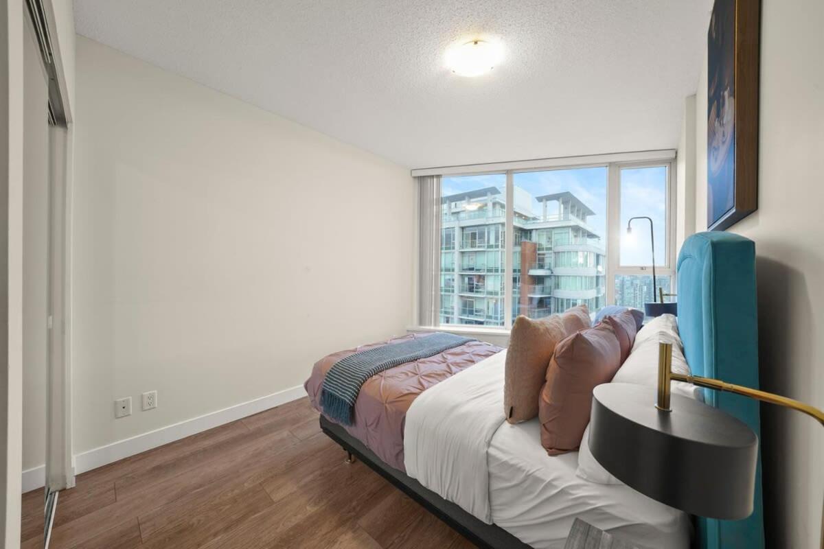 Dazzling Condo By Stadium Downtown With Free Parking Vancouver Exterior photo